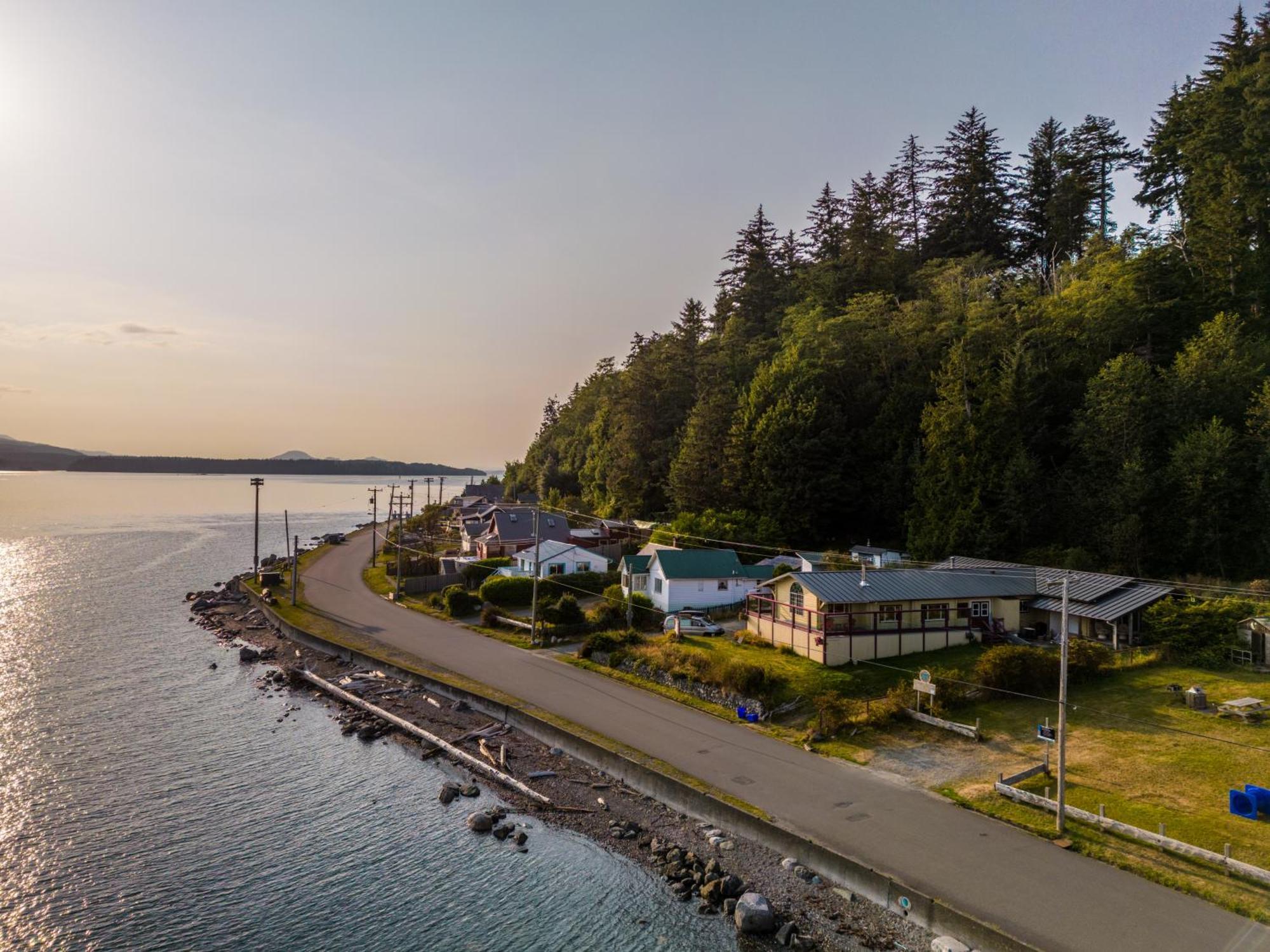 Alert Bay Lodge Exterior foto